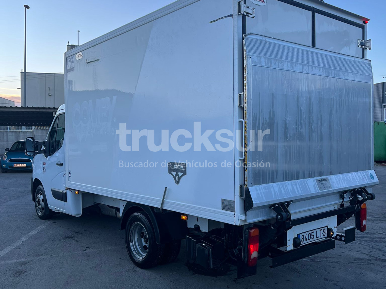 RENAULT 165.35 FRC-X P/E - 박스 밴 : 사진 4 RENAULT 165.35 FRC-X P/E - 박스 밴 : 사진 4