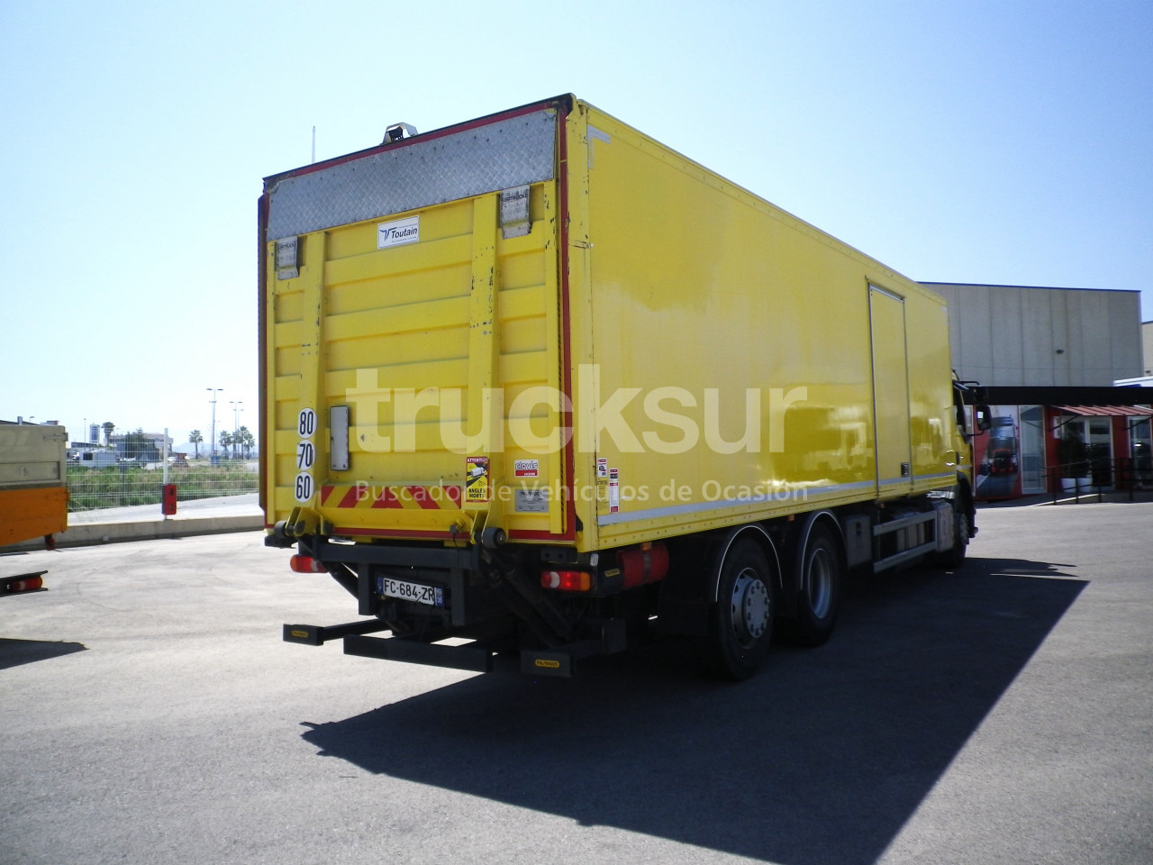 RENAULT D380.26 6X2*4 ejes 6x2*4 - 박스 트럭 : 사진 4 RENAULT D380.26 6X2*4 ejes 6x2*4 - 박스 트럭 : 사진 4