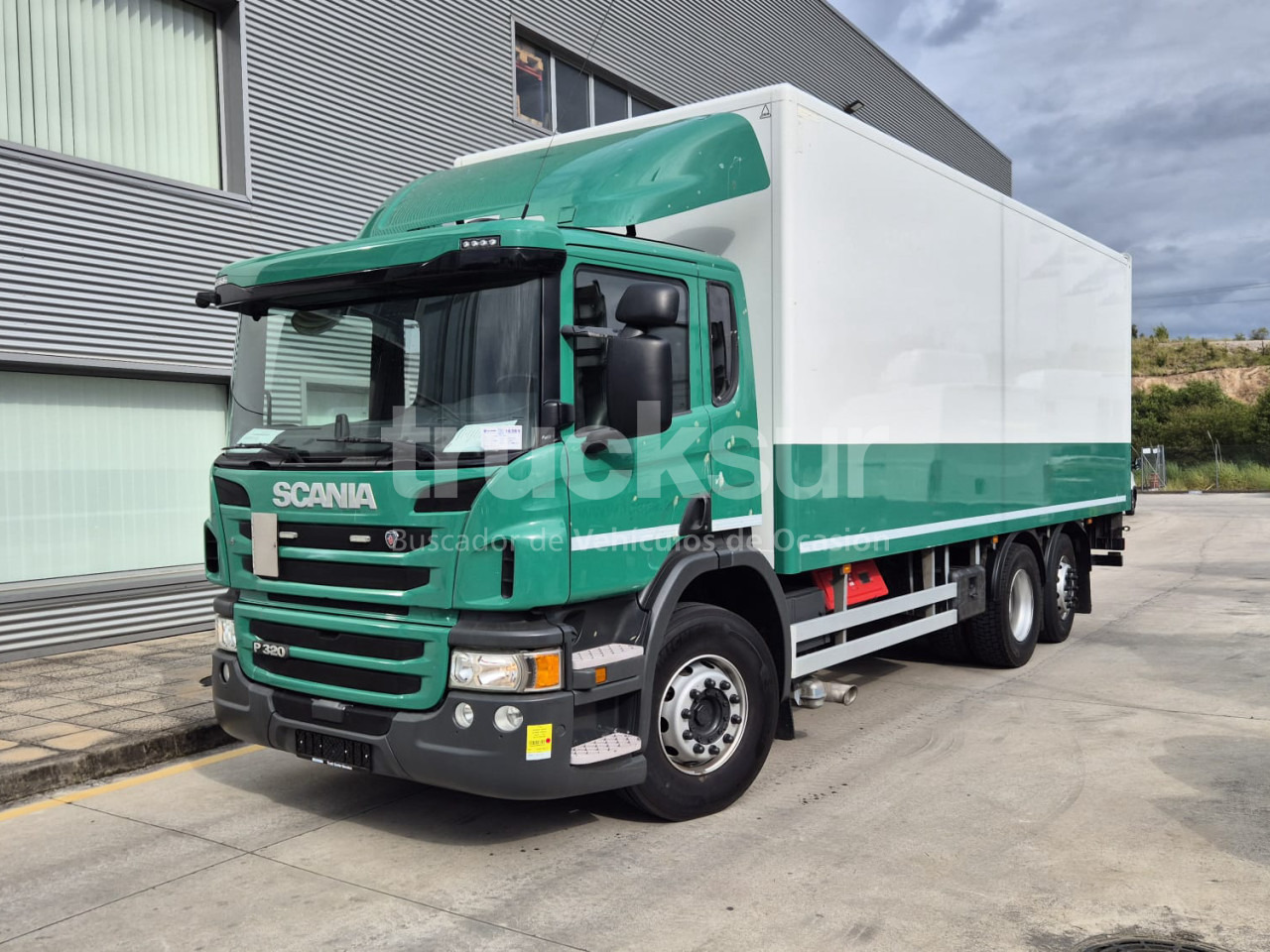 SCANIA P320.26 ejes 6x2*4 - 박스 트럭 : 사진 1 SCANIA P320.26 ejes 6x2*4 - 박스 트럭 : 사진 1