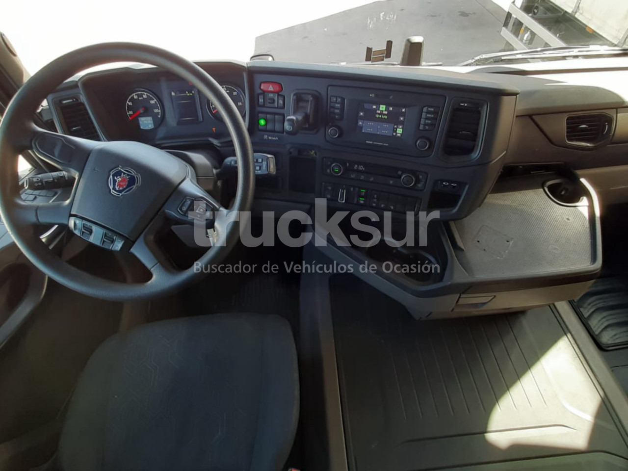 SCANIA R450.18 - 커튼사이더 트럭 : 사진 5 SCANIA R450.18 - 커튼사이더 트럭 : 사진 5