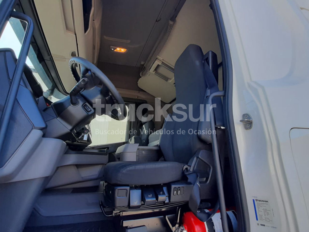 SCANIA R450.18 - 커튼사이더 트럭 : 사진 4 SCANIA R450.18 - 커튼사이더 트럭 : 사진 4