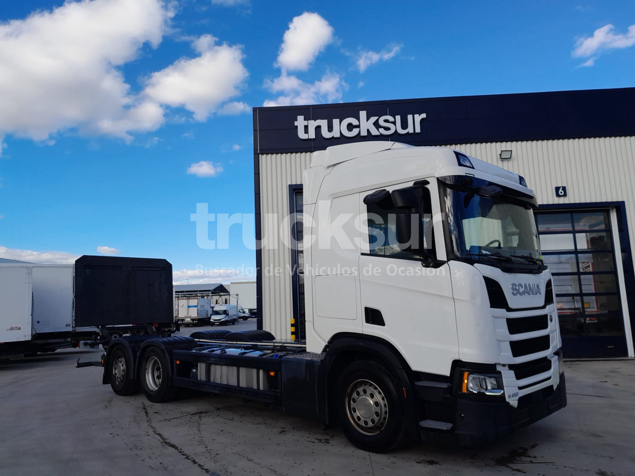 SCANIA R450.26 ejes 6x2*4 - 캡 새시 트럭 : 사진 2 SCANIA R450.26 ejes 6x2*4 - 캡 새시 트럭 : 사진 2