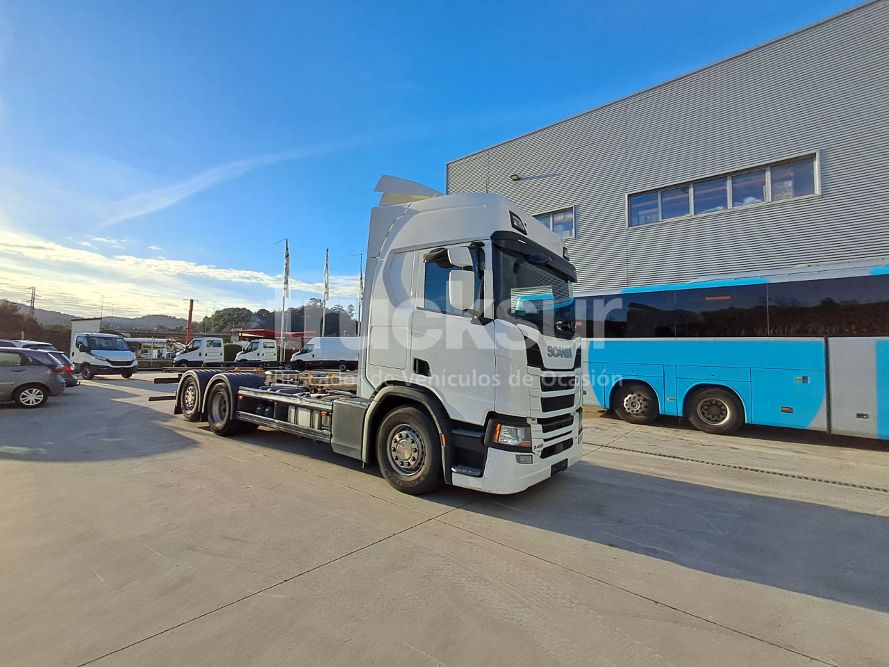 SCANIA R450.26 ejes 6x2*4 - 캡 새시 트럭 : 사진 1 SCANIA R450.26 ejes 6x2*4 - 캡 새시 트럭 : 사진 1