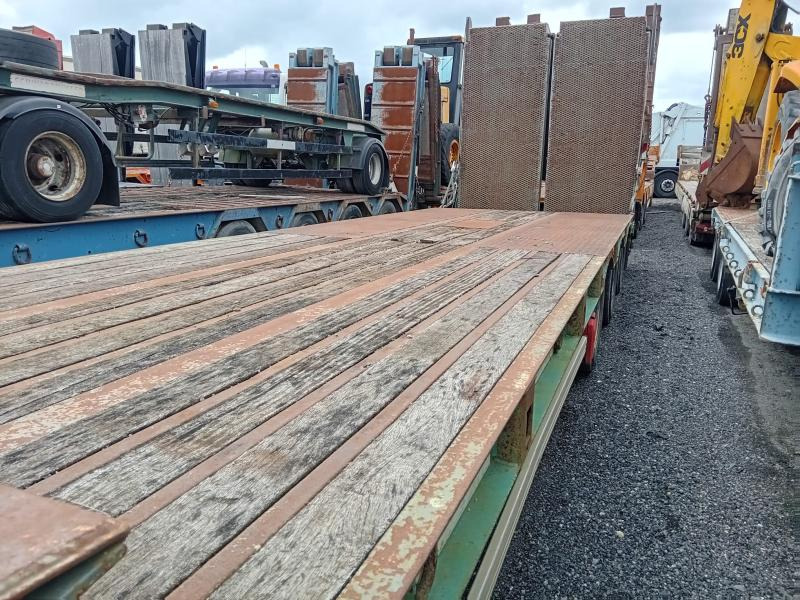 Castera - 저하대 세미 트레일러 : 사진 2 Castera - 저하대 세미 트레일러 : 사진 2