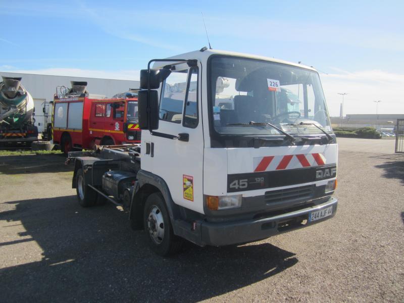 DAF 45 ATI 130 - 후크 리프트 트럭 : 사진 1 DAF 45 ATI 130 - 후크 리프트 트럭 : 사진 1
