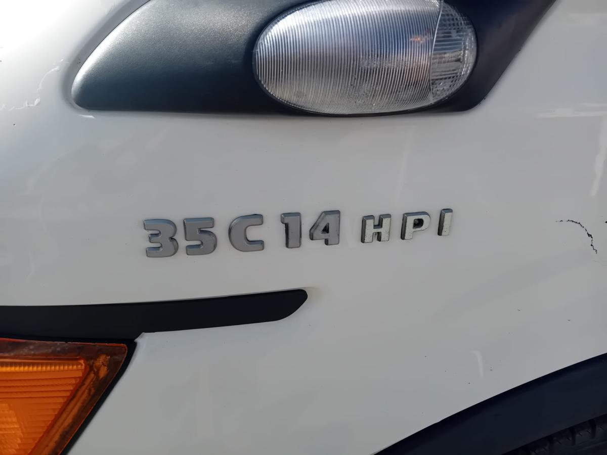 Iveco 35C14HPI - 견인 트럭 : 사진 3 Iveco 35C14HPI - 견인 트럭 : 사진 3
