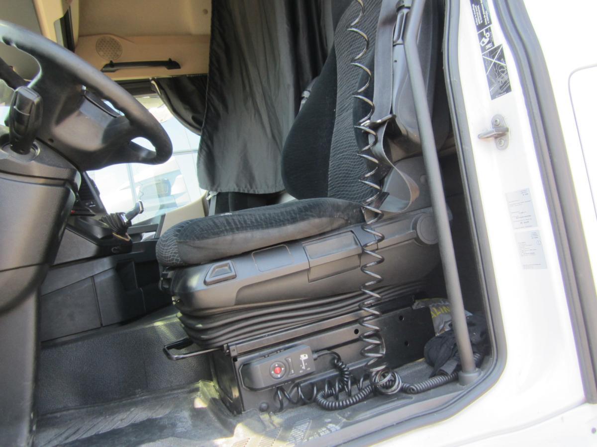 Interior photo 1: 트랙터 유닛 Mercedes Actros 1845