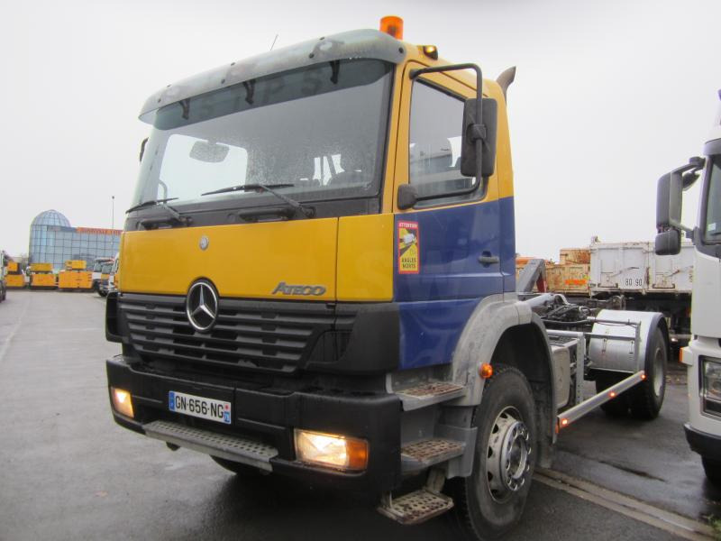 Mercedes Atego 1823 - 후크 리프트 트럭 : 사진 1 Mercedes Atego 1823 - 후크 리프트 트럭 : 사진 1