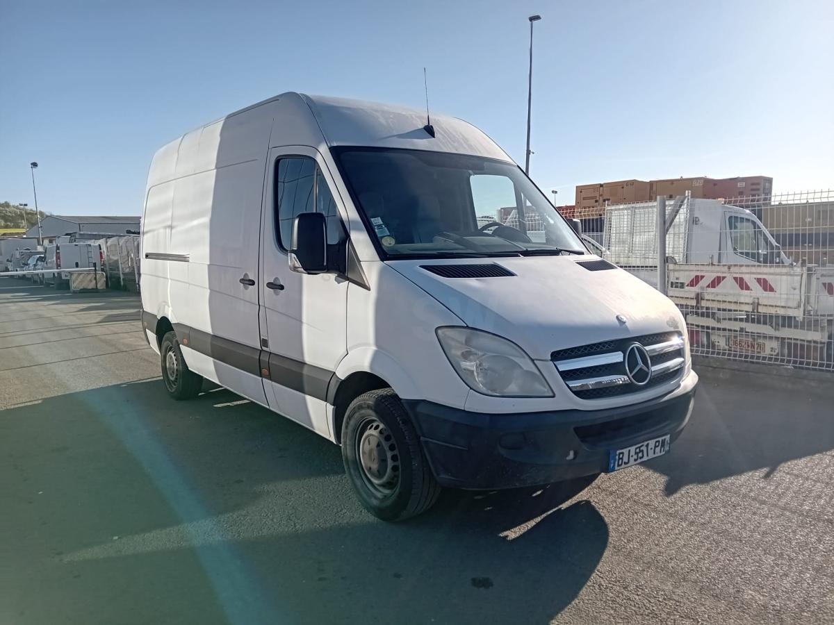 Mercedes Sprinter 218 CDI - 패널 밴 : 사진 1 Mercedes Sprinter 218 CDI - 패널 밴 : 사진 1