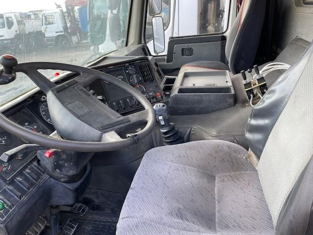 Volvo FL10 - 후크 리프트 트럭 : 사진 5 Volvo FL10 - 후크 리프트 트럭 : 사진 5