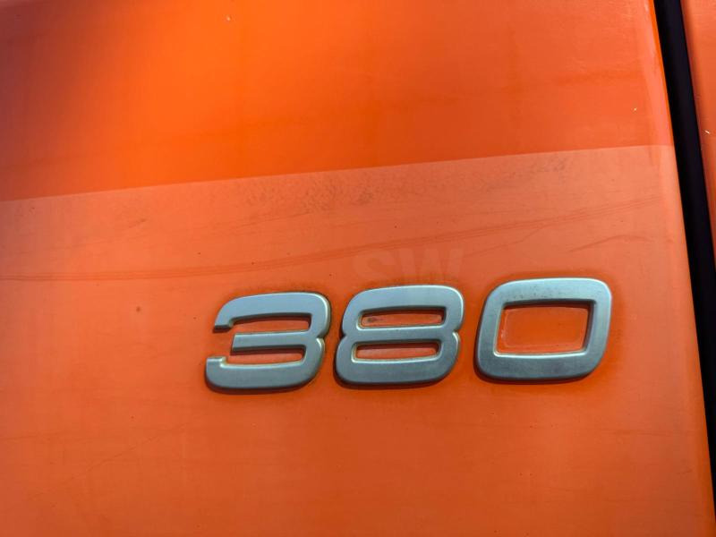 스킵 로더 트럭 Volvo FM 380 : 사진 7