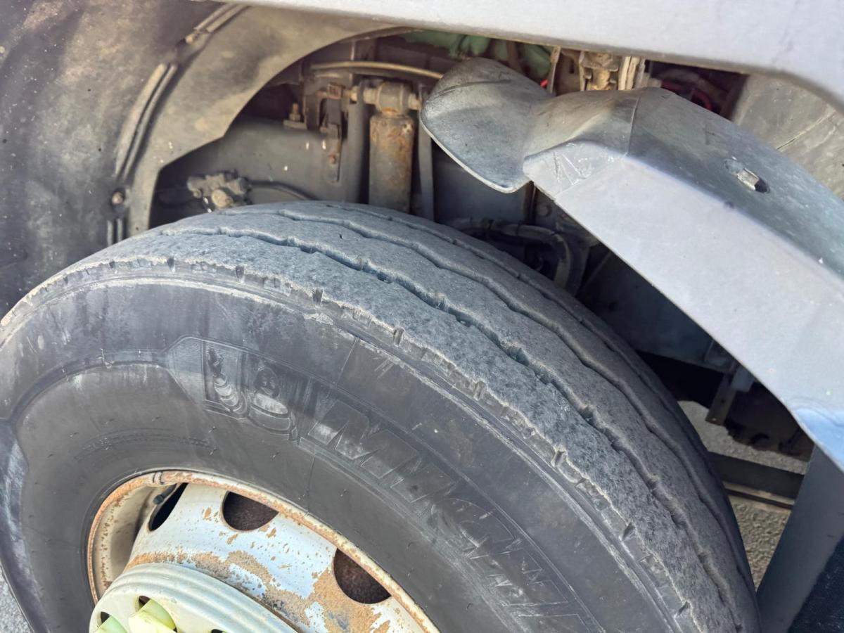 스킵 로더 트럭 Volvo FM 380 : 사진 12