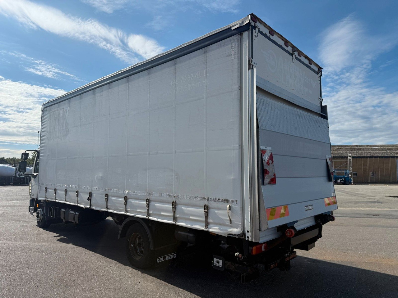DAF LF 45 /220 4x2 Curtainsider and Taillift Euro 6 - 커튼사이더 트럭 : 사진 4 DAF LF 45 /220 4x2 Curtainsider and Taillift Euro 6 - 커튼사이더 트럭 : 사진 4