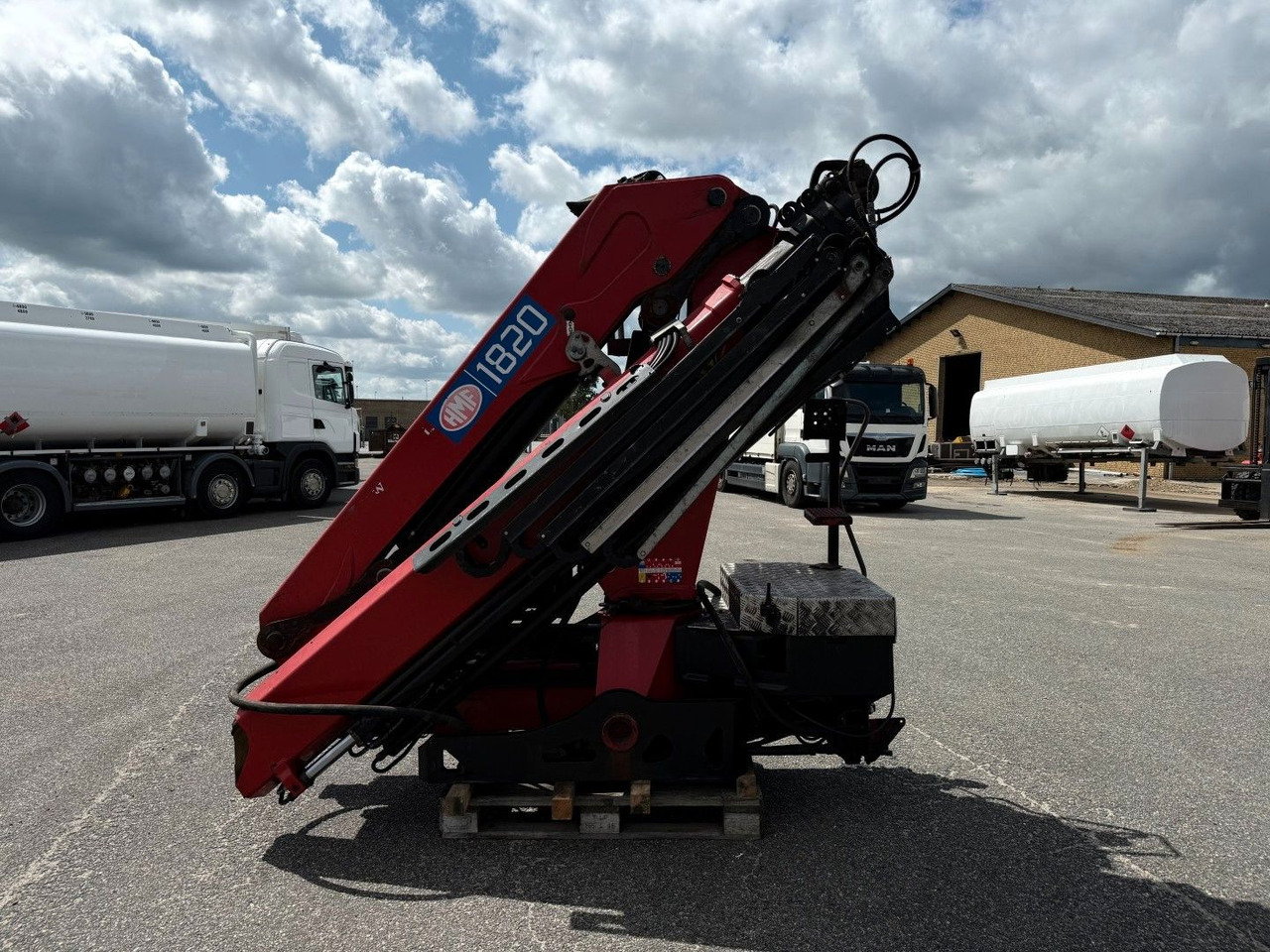 HMF 1820 K4 Remote control / Kran / Crane - 크레인 트럭 : 사진 4 HMF 1820 K4 Remote control / Kran / Crane - 크레인 트럭 : 사진 4