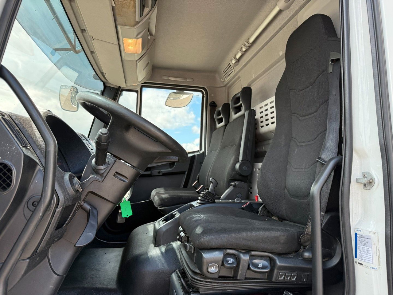 Iveco 180E32 4x2 Schmitz / Thermo King T-1200R Spectru Iveco 180E32 4x2 Schmitz / Thermo King T-1200R Spectru - 냉동탑차 : 사진 5 Iveco 180E32 4x2 Schmitz / Thermo King T-1200R Spectru Iveco 180E32 4x2 Schmitz / Thermo King T-1200R Spectru - 냉동탑차 : 사진 5