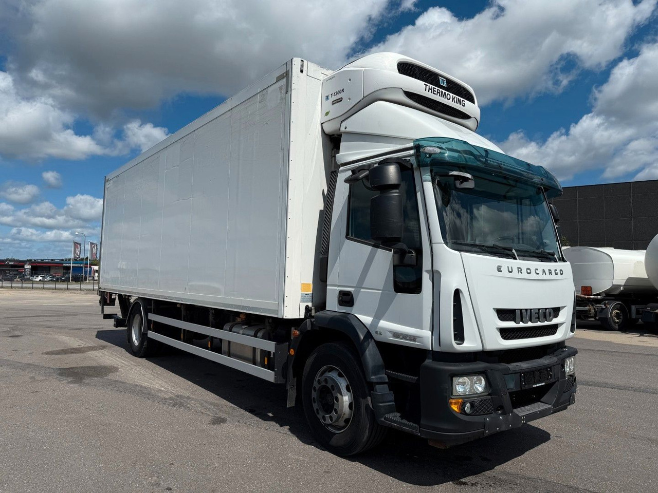 Iveco 180E32 Schmitz / Thermo King T-1200R Spectrum Iveco 180E32 Schmitz / Thermo King T-1200R Spectrum - 냉동탑차 : 사진 2 Iveco 180E32 Schmitz / Thermo King T-1200R Spectrum Iveco 180E32 Schmitz / Thermo King T-1200R Spectrum - 냉동탑차 : 사진 2