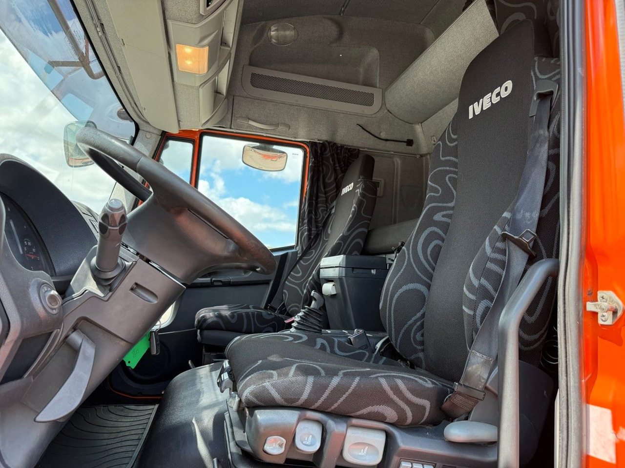 Iveco EuroCargo 180 E28 Euro 6 Freight Iveco EuroCargo 180 E28 Euro 6 Freight / Pritsche - 커튼사이더 트럭 : 사진 5 Iveco EuroCargo 180 E28 Euro 6 Freight Iveco EuroCargo 180 E28 Euro 6 Freight / Pritsche - 커튼사이더 트럭 : 사진 5