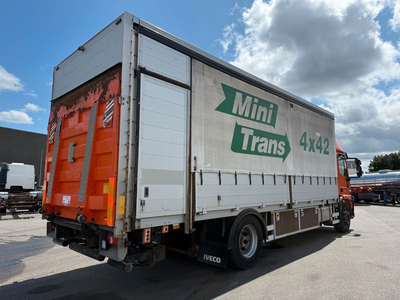 Iveco EuroCargo 180 E28 Euro 6 Freight Iveco EuroCargo 180 E28 Euro 6 Freight / Pritsche - 커튼사이더 트럭 : 사진 3 Iveco EuroCargo 180 E28 Euro 6 Freight Iveco EuroCargo 180 E28 Euro 6 Freight / Pritsche - 커튼사이더 트럭 : 사진 3