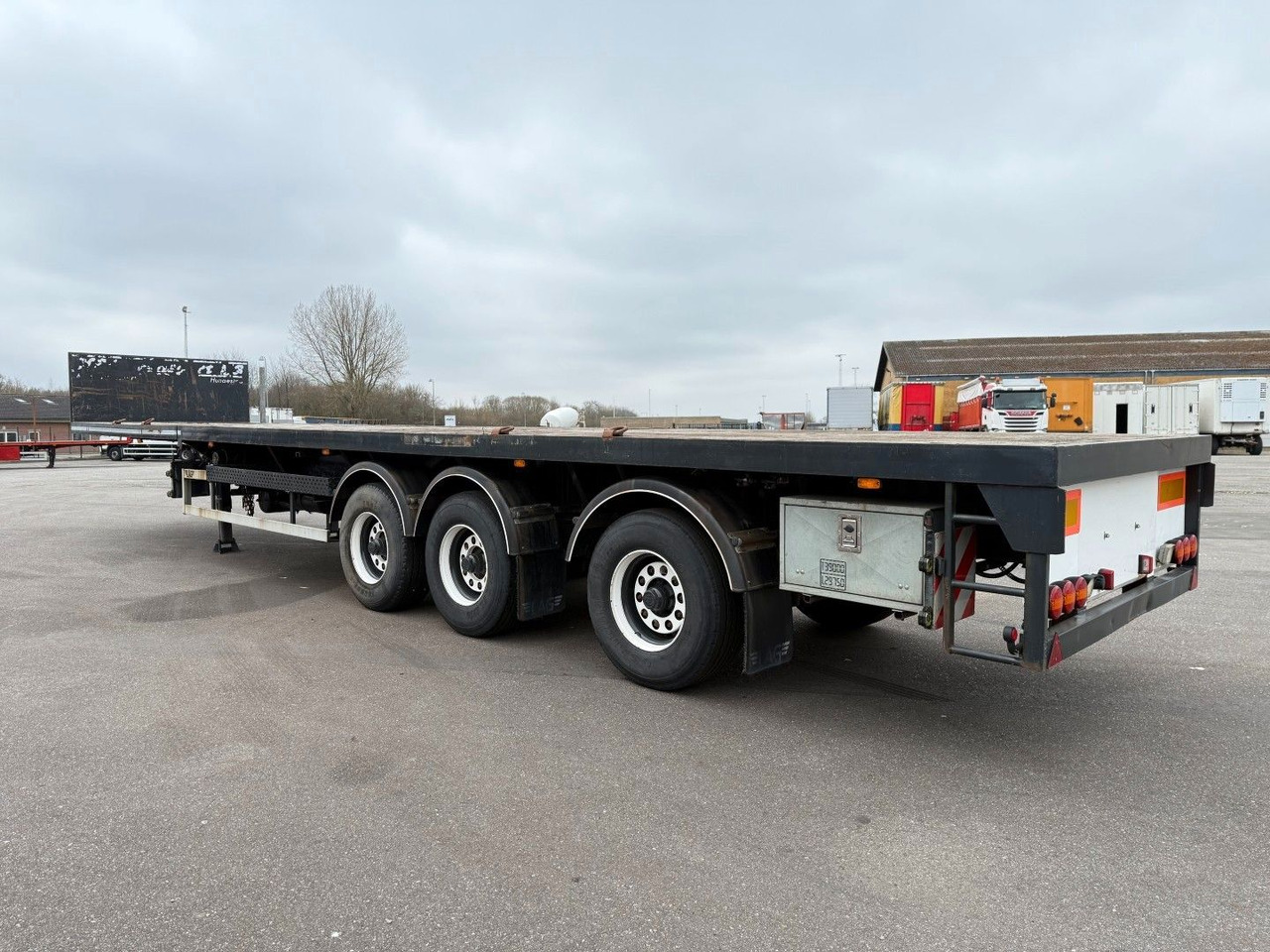 Lag 3 axle 7 m. Extendable / Last Axle Steering - 드롭사이드/ 플랫베드 세미 트레일러 : 사진 4 Lag 3 axle 7 m. Extendable / Last Axle Steering - 드롭사이드/ 플랫베드 세미 트레일러 : 사진 4