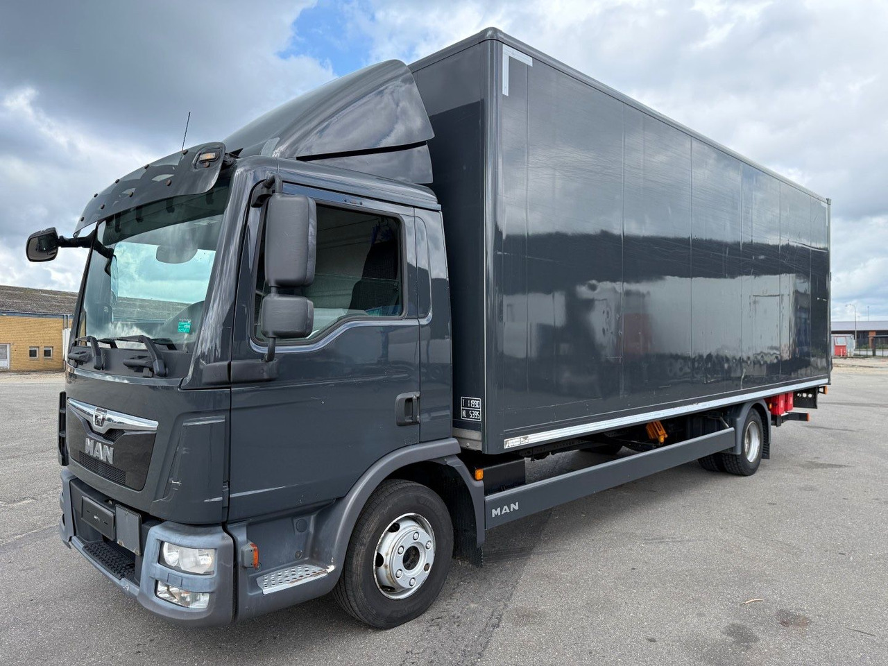 MAN TGL 12.250 Euro 6 Closed box / Koffer 7.20 m. - 박스 트럭 : 사진 1 MAN TGL 12.250 Euro 6 Closed box / Koffer 7.20 m. - 박스 트럭 : 사진 1