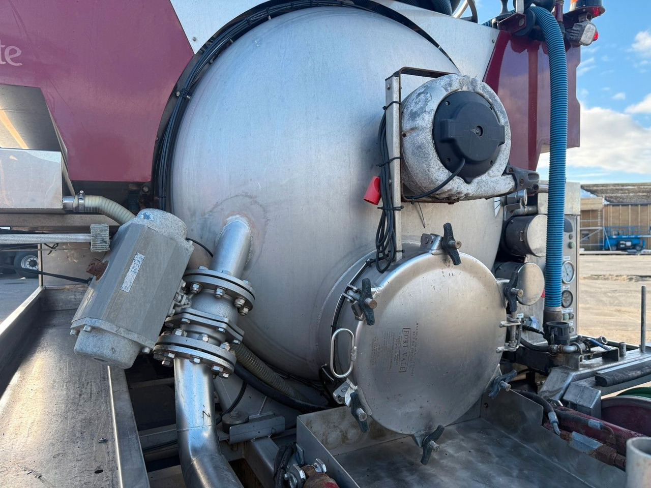 진공 흡입 트럭 MAN TGM 14.250 VM-Tarm Stainless Steel 5600 l. Kombi : 사진 8