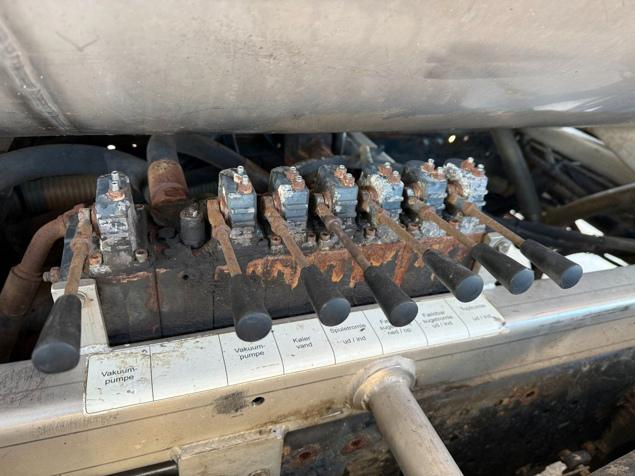 진공 흡입 트럭 MAN TGM 14.250 VM-Tarm Stainless Steel 5600 l. Kombi : 사진 18