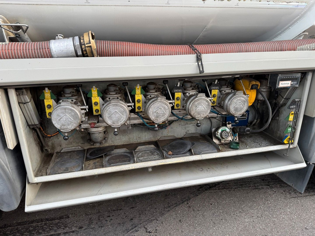 MAN TGS 35.480 8x2*6 Euro 6 23.000 l ADR Tanktruck - 유조트럭 : 사진 5 MAN TGS 35.480 8x2*6 Euro 6 23.000 l ADR Tanktruck - 유조트럭 : 사진 5