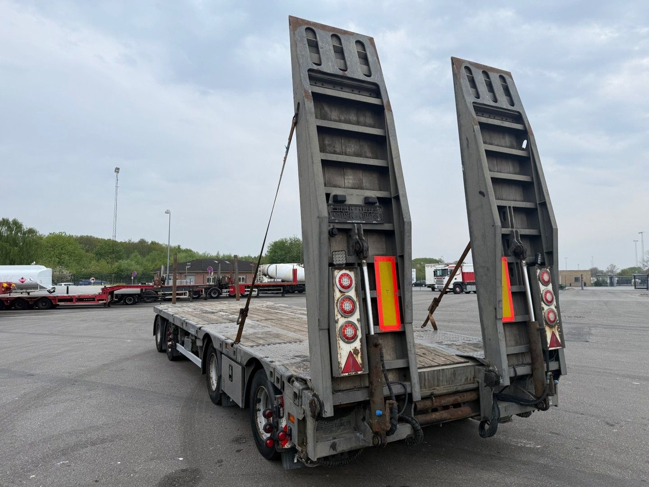 MTDK 4 Achsen 30 t. Maschinen Hydr. rampen - 저하대 트레일러 : 사진 4 MTDK 4 Achsen 30 t. Maschinen Hydr. rampen - 저하대 트레일러 : 사진 4
