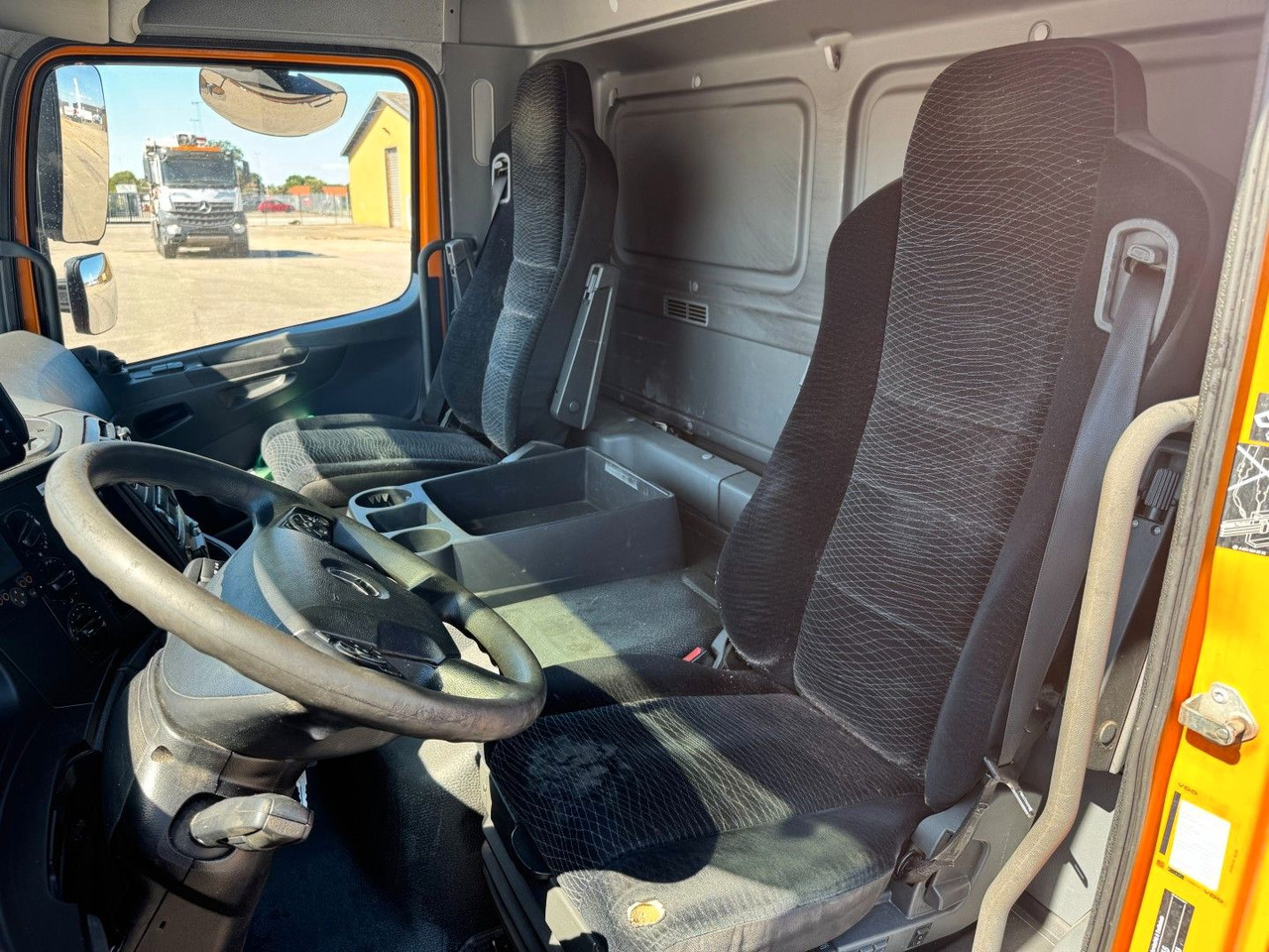 Mercedes-Benz Atego 1223 4x2 Euro 6 Cityflex 204 - 진공 흡입 트럭 : 사진 5 Mercedes-Benz Atego 1223 4x2 Euro 6 Cityflex 204 - 진공 흡입 트럭 : 사진 5