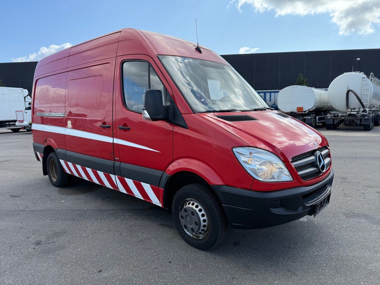 Mercedes-Benz CDI Rioned High Pressure - 진공 흡입 트럭 : 사진 3 Mercedes-Benz CDI Rioned High Pressure - 진공 흡입 트럭 : 사진 3