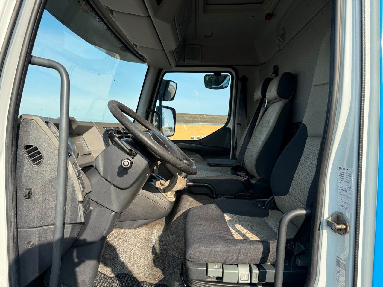 Renault Midlum 220 DXI 4x2 6.0 Box / Koffer - 박스 트럭 : 사진 5 Renault Midlum 220 DXI 4x2 6.0 Box / Koffer - 박스 트럭 : 사진 5