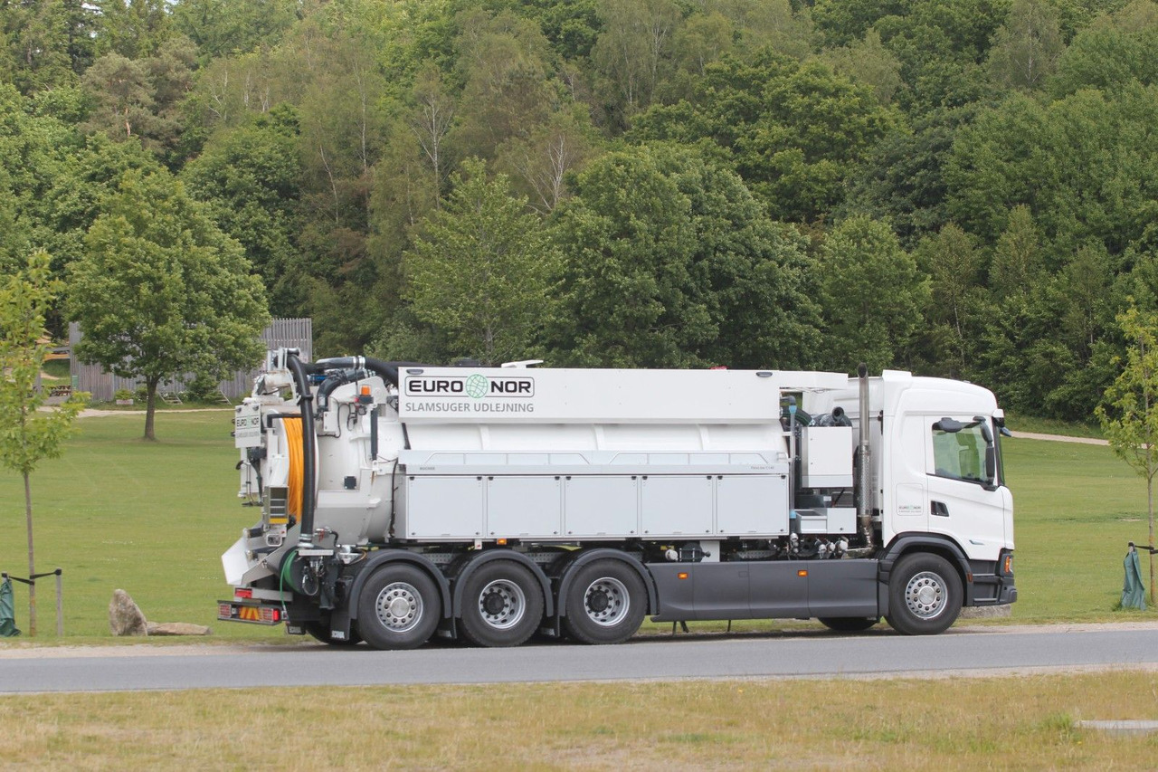 Scania G460 B8x4*4NBMN Bucher FlexLine CM140 - 진공 흡입 트럭 : 사진 3 Scania G460 B8x4*4NBMN Bucher FlexLine CM140 - 진공 흡입 트럭 : 사진 3