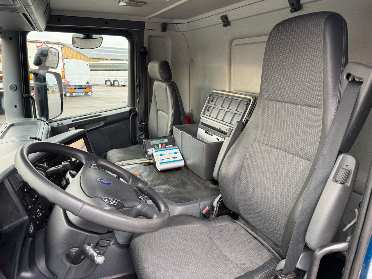 Scania P320 6x2*4 Euro 6 NTM 21 m3 - 쓰레기차 : 사진 5 Scania P320 6x2*4 Euro 6 NTM 21 m3 - 쓰레기차 : 사진 5