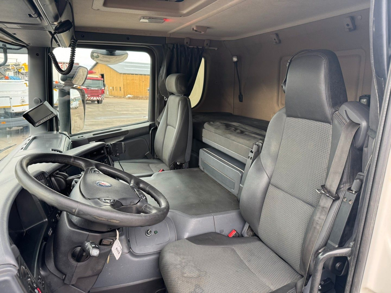 Scania P370 6x4 Liebherr THP140H 24 M4 XH Betonpumpe - 콘크리트 펌프 트럭 : 사진 5 Scania P370 6x4 Liebherr THP140H 24 M4 XH Betonpumpe - 콘크리트 펌프 트럭 : 사진 5