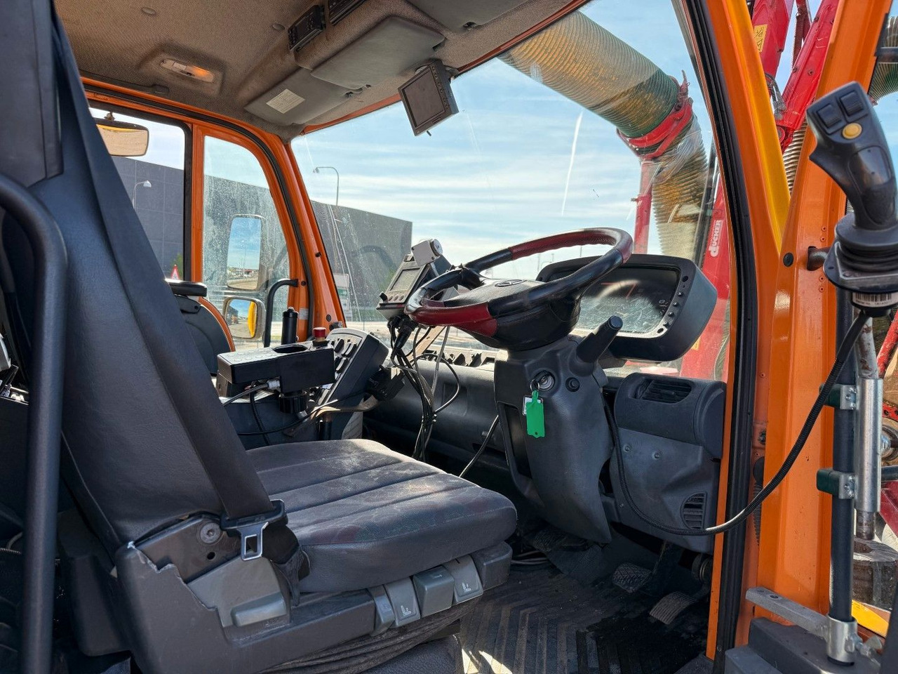 Unimog U500 4x4 / Dücker Kipper / Saug / Mäher MKT 15R - 덤프트럭 : 사진 5 Unimog U500 4x4 / Dücker Kipper / Saug / Mäher MKT 15R - 덤프트럭 : 사진 5