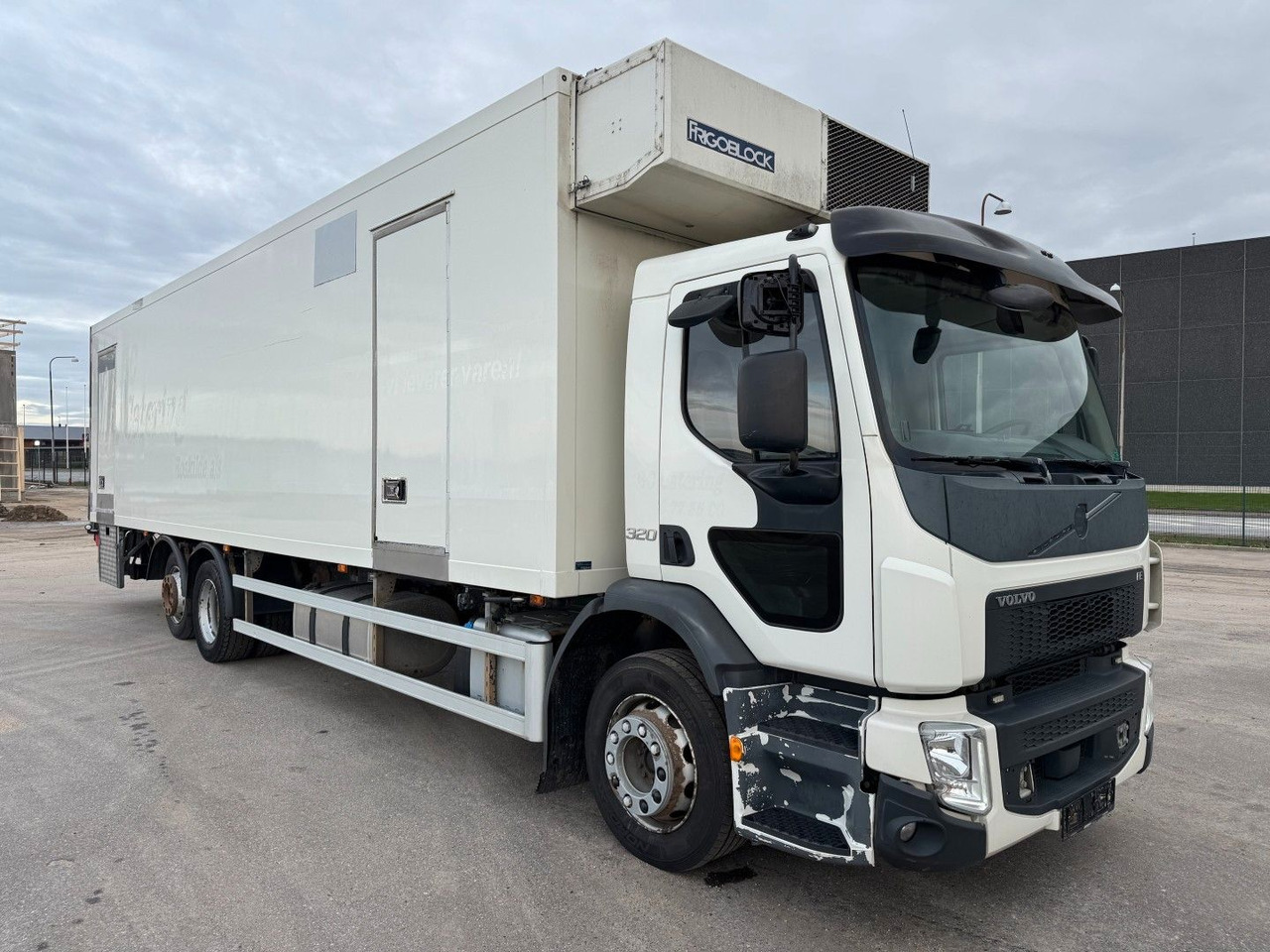 Volvo FE320 6x2*4 Frigoblock FK25SL 9.9 m Frigobox - 냉동탑차 : 사진 2 Volvo FE320 6x2*4 Frigoblock FK25SL 9.9 m Frigobox - 냉동탑차 : 사진 2