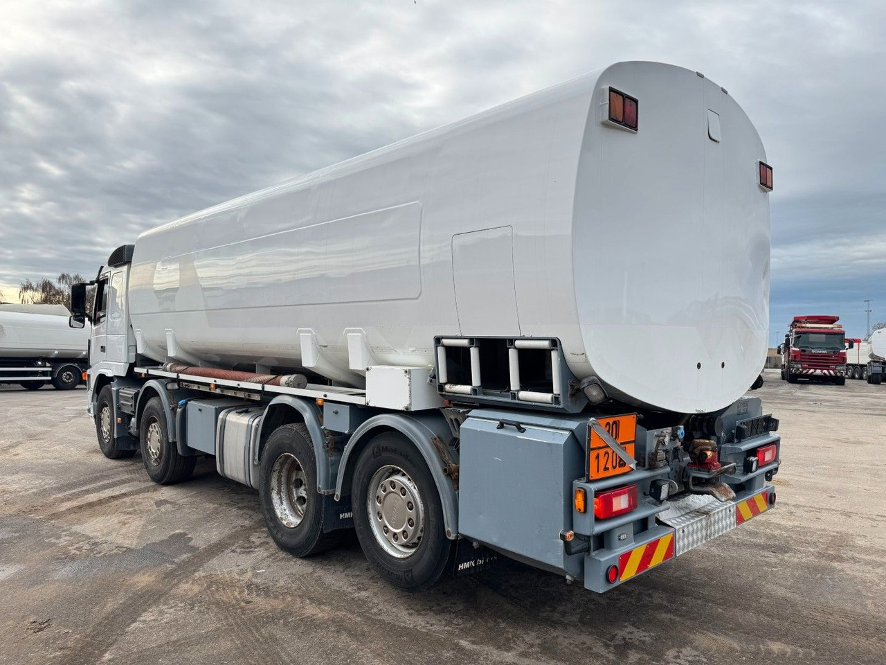 Volvo FM 440 8x2*6 24.000 l. ADR Tanktruck - 유조트럭 : 사진 4 Volvo FM 440 8x2*6 24.000 l. ADR Tanktruck - 유조트럭 : 사진 4