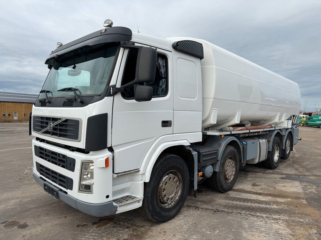 Volvo FM 440 8x2*6 24.000 l. ADR Tanktruck - 유조트럭 : 사진 1 Volvo FM 440 8x2*6 24.000 l. ADR Tanktruck - 유조트럭 : 사진 1