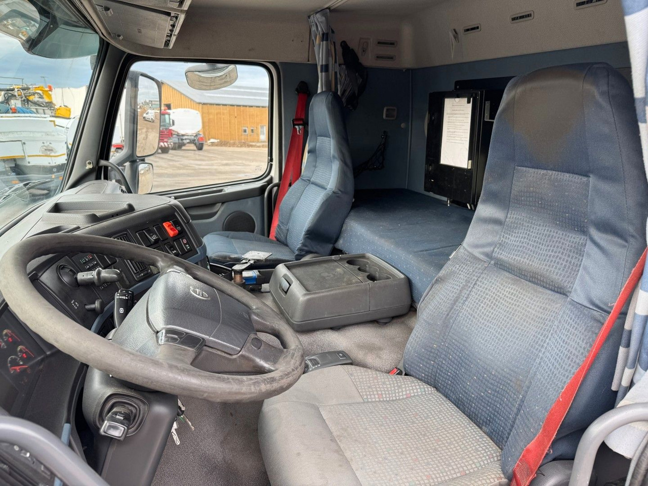 Volvo FM 440 8x2*6 24.000 l. ADR Tanktruck - 유조트럭 : 사진 5 Volvo FM 440 8x2*6 24.000 l. ADR Tanktruck - 유조트럭 : 사진 5