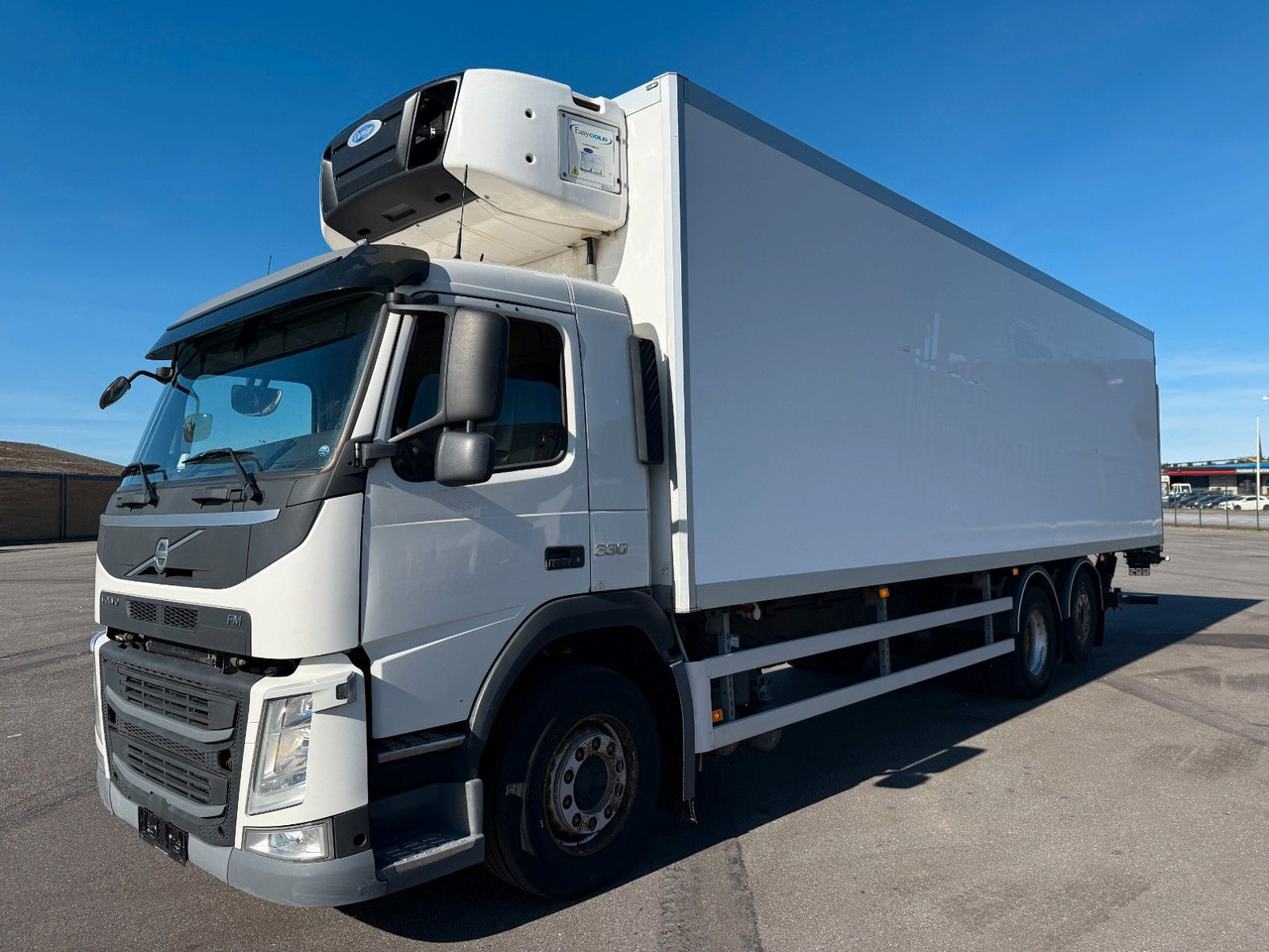 Volvo FM330 6x2*4 Carrier Supra 1250 Mt / 9.3 m Koffer - 냉동탑차 : 사진 1 Volvo FM330 6x2*4 Carrier Supra 1250 Mt / 9.3 m Koffer - 냉동탑차 : 사진 1