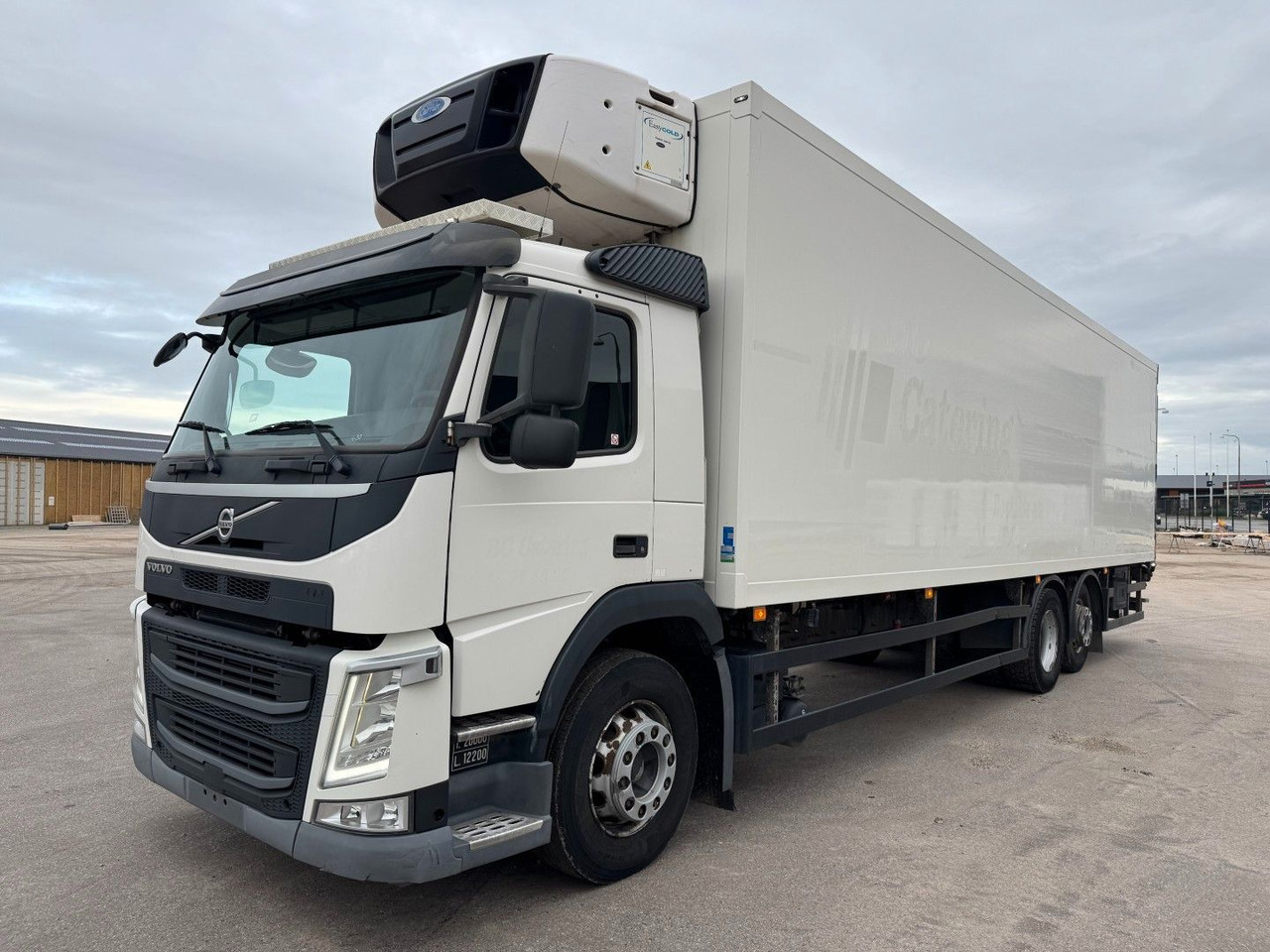 Volvo FM330 6x2*4 Carrier Supra 1250 Mt 9,9m (defekt f - 냉동탑차 : 사진 1 Volvo FM330 6x2*4 Carrier Supra 1250 Mt 9,9m (defekt f - 냉동탑차 : 사진 1