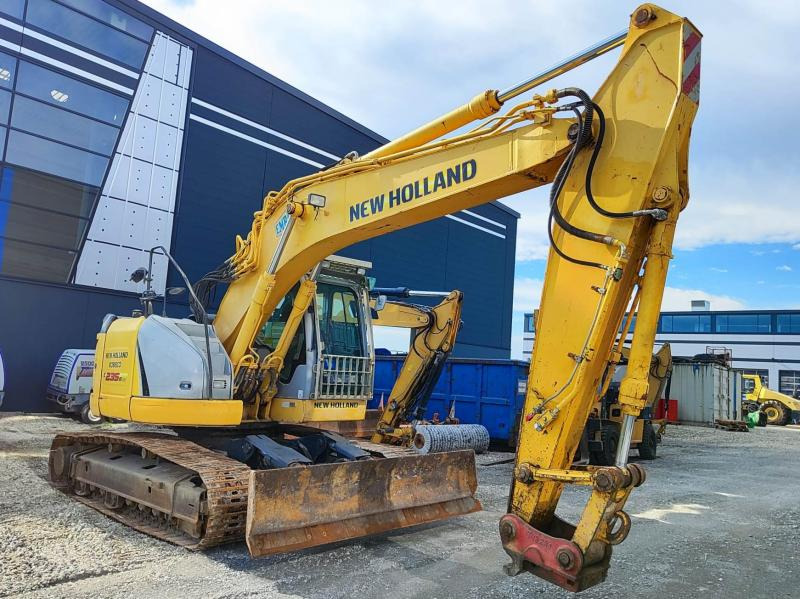 New Holland E235B SR-2 - 크롤러 굴삭기 : 사진 3 New Holland E235B SR-2 - 크롤러 굴삭기 : 사진 3