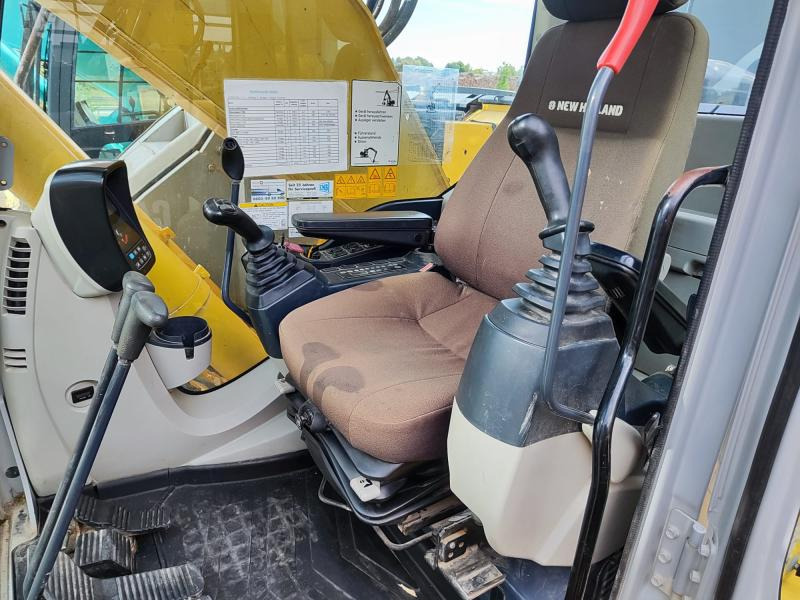 New Holland E235B SR-2 - 크롤러 굴삭기 : 사진 5 New Holland E235B SR-2 - 크롤러 굴삭기 : 사진 5