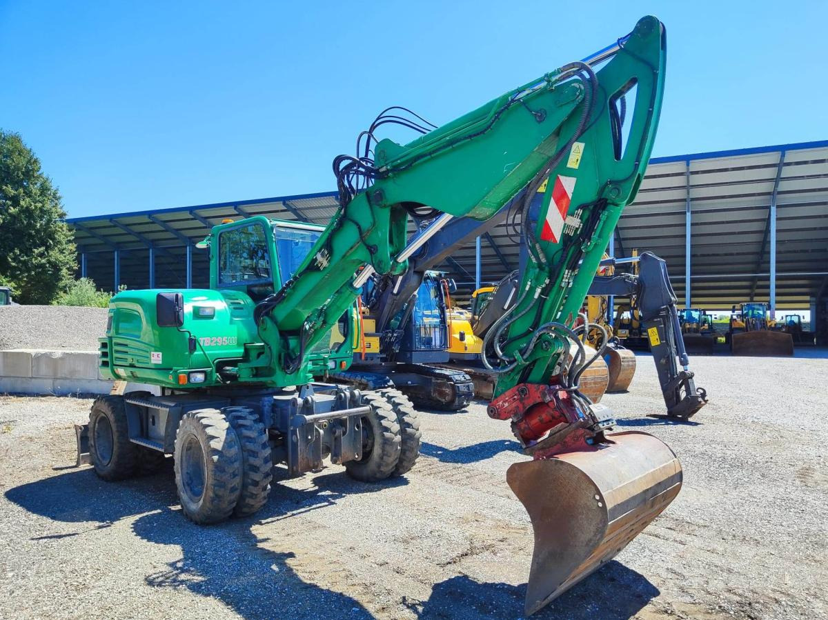 Takeuchi TB295W - 휠 굴삭기 : 사진 3 Takeuchi TB295W - 휠 굴삭기 : 사진 3