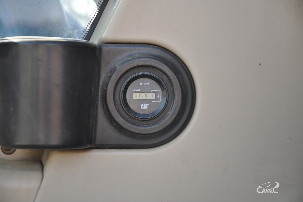 크롤러 굴삭기 Caterpillar 318C : 사진 15