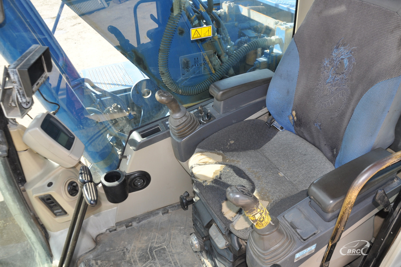 크롤러 굴삭기 Caterpillar 318C : 사진 9