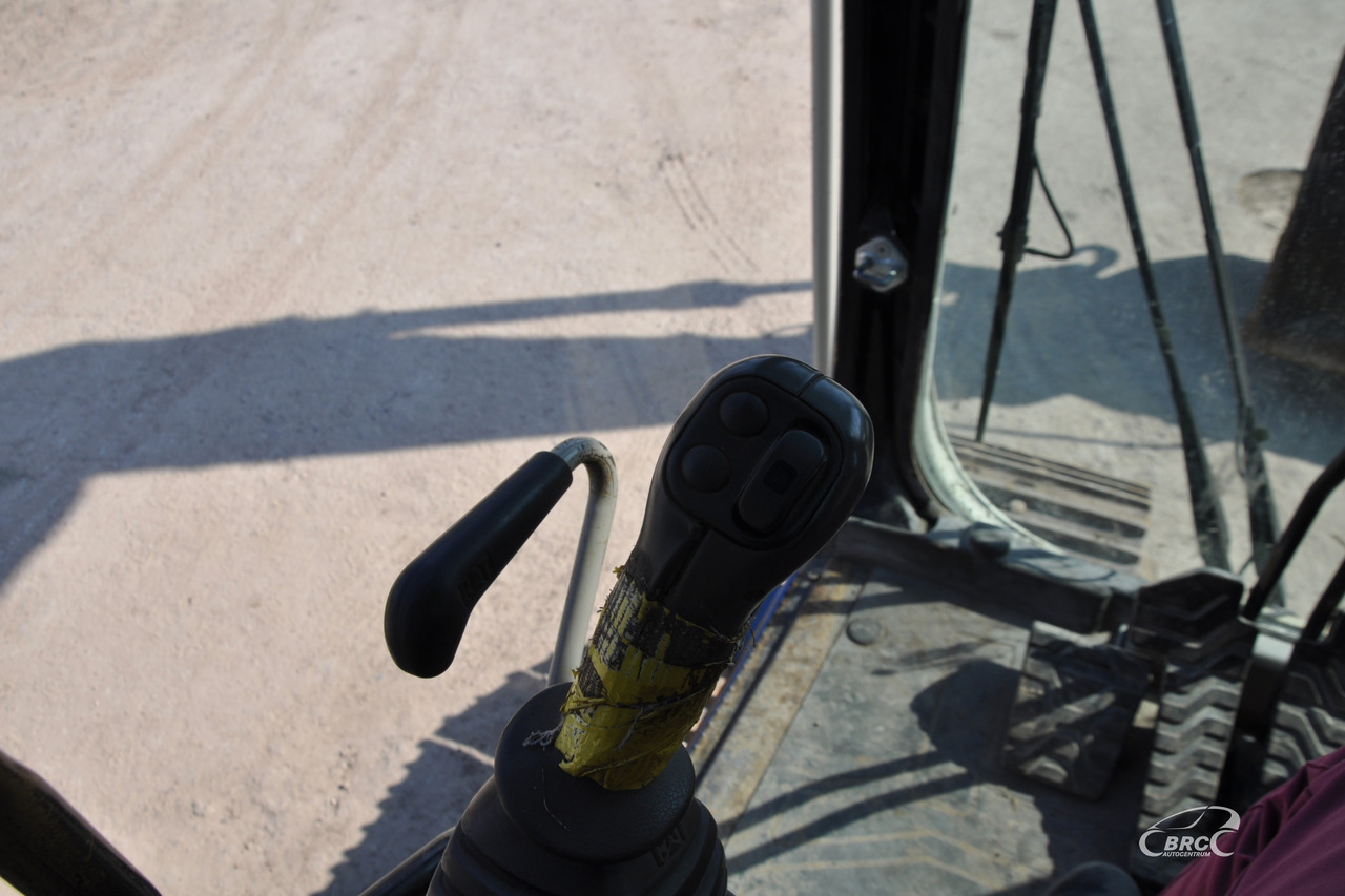 크롤러 굴삭기 Caterpillar 318C : 사진 13