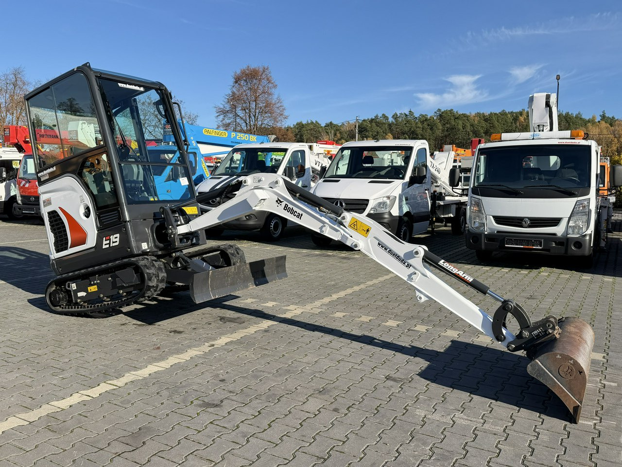 Bobcat E19 Komplet Łyżek Mało Używana Przepracowane tylko 90mth - 미니 굴삭기 : 사진 2 Bobcat E19 Komplet Łyżek Mało Używana Przepracowane tylko 90mth - 미니 굴삭기 : 사진 2
