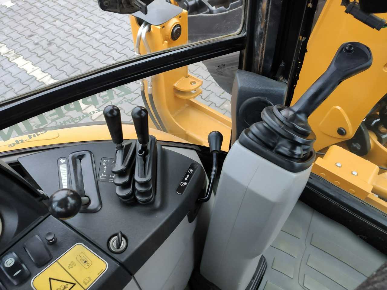 Caterpillar 444E Premier Sterowanie na Joystickach FULL OPCJA - 백호 로더 : 사진 5 Caterpillar 444E Premier Sterowanie na Joystickach FULL OPCJA - 백호 로더 : 사진 5