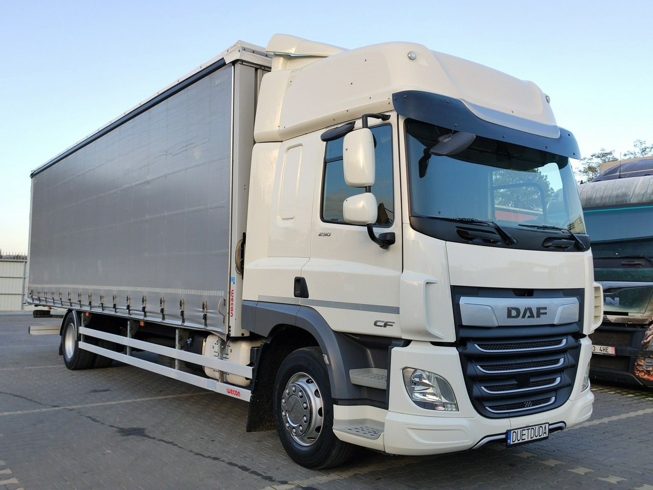 DAF CF 290 E6 Firana Tył Drzwi Dach Podnoszony / Zsuwany Długi 9.30m - 커튼사이더 트럭 : 사진 5 DAF CF 290 E6 Firana Tył Drzwi Dach Podnoszony / Zsuwany Długi 9.30m - 커튼사이더 트럭 : 사진 5